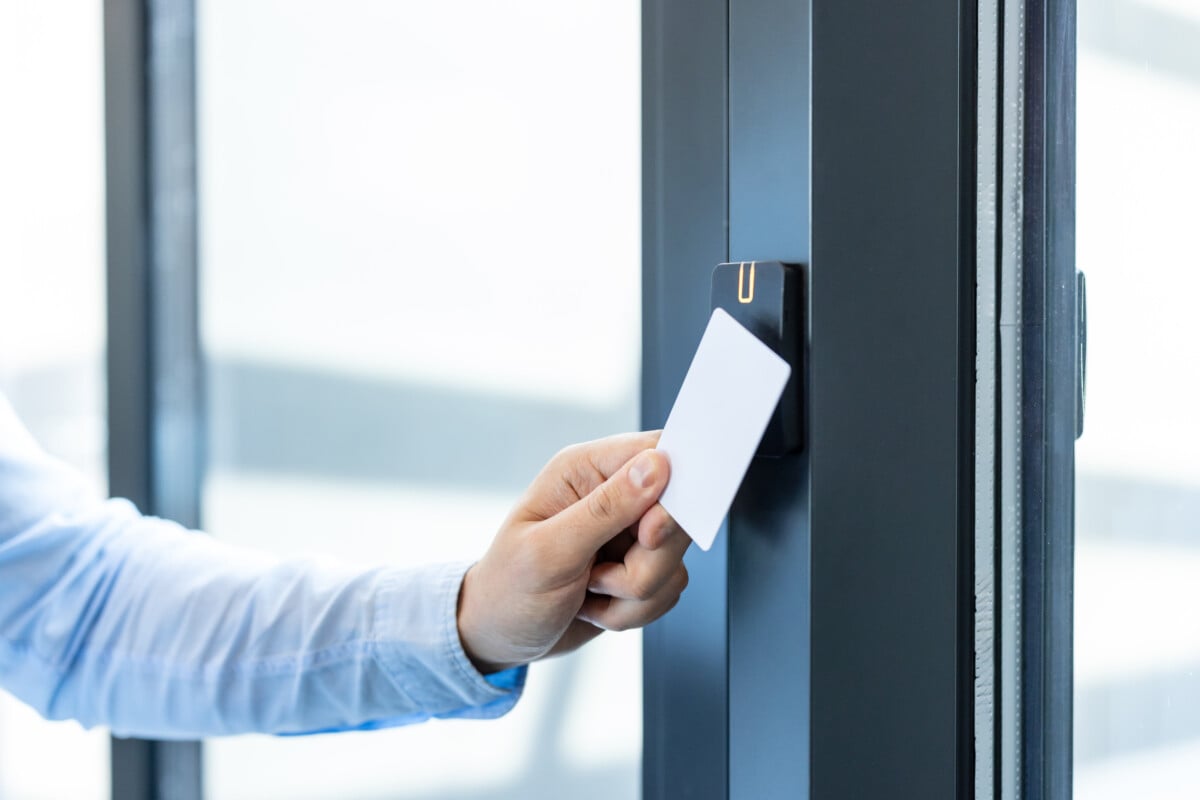 Scanning access card for security authentication